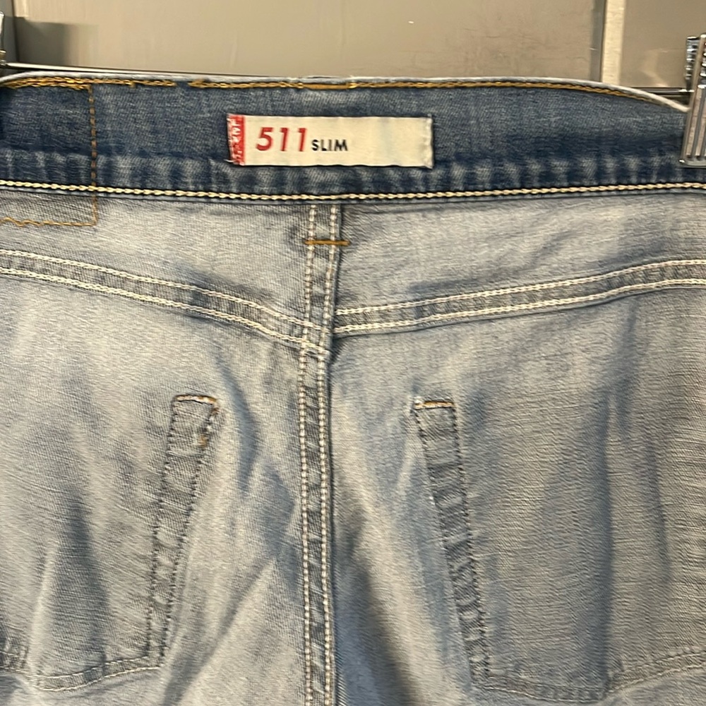 Levi's Women's Jeans Blue Denim Frayed Soft & Comfy - Picture 5 of 7